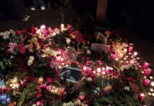 «Мы не сдадимся!». Люди по всему миру выходят на акции из-за сообщения гибели Алексея Навального