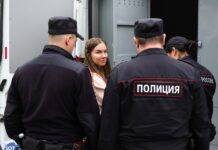 «Невозможно, невыносимо, больно и грустно»: политзаключенная Вика Петрова о смерти Алексея Навального