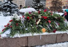 Соловецкий камень на третий день после смерти Алексея Навального