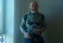 73-летнему петербургскому фотографу Валентину Никитченко отказались возвращать изъятые при обыске фототехнику и фотоархив и утвердили наказание за «дискредитацию» армии