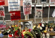 Семья Навального не настаивает на независимой экспертизе и будет требовать нормальных похорон, рассказал директор ФБК Иван Жданов в ходе экстренного стрима, посвященного ситуации