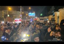 Больше 500 россиян вышли почтить память Алексея Навального в Тбилиси