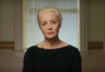 «Убийства Путину показалось мало, теперь он держит в заложниках тело Алексея и издевается на его матерью». Юлия Навальная обвинила Путина в фальшивой вере в Бога и вновь потребовала вернуть тело мужа