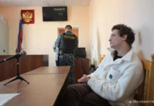 «Пойду сидеть на киче, писать стихи» — На 7 суток арестовали Никиту Кологривого по статье о мелком хулиганстве за дебош в баре, передает наш корреспондент из зала суда в Новосибирске