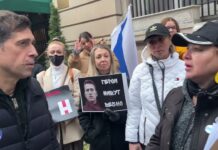 Акция памяти Алексея Навального в Нью-Йорке вместе с Максом Покровским