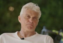 Олег Тиньков заявил, что из-за присвоенного ему статуса «иноагента» вынужден закрыть свой благотворительный фонд