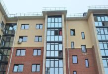 Последствия обстрела ЖК «Белпарк» в Белгороде