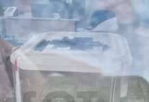 В Москве 20-летняя девушка залила зеленкой избирательную урну с бюллетенями. Ее задержали