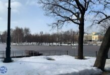 Часть Александровского сада, где московские активистки движения жен мобилизованных «Путь домой» собирались провести свою традиционную субботнюю акцию, перекрыли