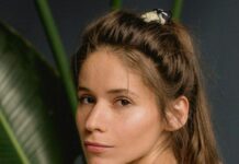 В отделе полиции приняли передачу для журналистки SOTAvision Антонины Фаворской