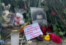 Могила Навального на его сороковины