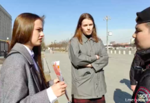 Момент разговора силовиков с Паулиной Сафроновой