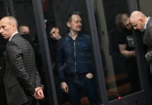 МВД России подало иск на 1,5 млн рублей к полицейским, подбросившим наркотики журналисту Ивану Голунову