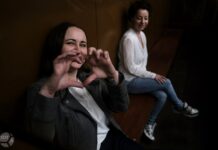 Утомленные абсурдом судебного процесса лица посетителей Замоскворецкого суда, где проходило заседание по «театральному делу»