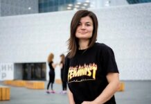 Силовики пришли с обыском к феминистке Залине Маршенкуловой