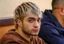 Грузинского активиста, обвиняемого в поджоге полицейского автомобиля, приговорили к 9 годам колонии. Его мать сразу же обратилась к президенту страны о помиловании