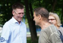 Бывший политзаключенный Вадим Хайруллин призывает помочь сбором средств Игорю Барышникову и Михаилу Фельдману