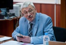 Правозащитник Олег Орлов заявил о грубых нарушениях своих прав в вопросе подготовки к апелляции. Заседание отложили на месяц