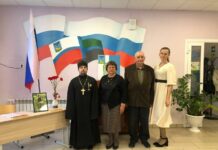 В школе Белгородской области установили «Парту героя» в честь погибшего на войне с Украиной выпускника. До отправки в зону боевых действий парень отбывал срок за убийство женщины