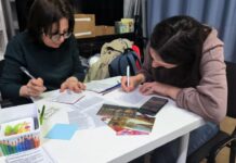 В московском «Открытом пространстве» прошел вечер писем политзаключенным — именинникам мая