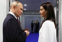 Глава Гагаузии Евгения Гуцул подписала соглашение с российским банком об открытии карт «МИР» для пенсионеров и бюджетников