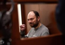 Заседание о бездействии СК по отравлению Кара-Мурзы снова перенесли из-за бездействия СК: следователи не явились в суд