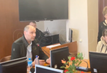 «Уберите телефоны!»: в соцсетях обсуждают поведение оренбургского губернатора на встрече с недовольными жителями Орска