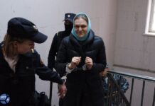 Журналистка Надежда Кеворкова перед избранием меры пресечения. Сегодня Басманный суд Москвы отправил Кеворкову в СИЗО до 6 июля