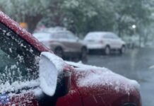 Москву заваливает снегом