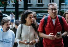 Учредительницу издания SOTAvision Александру Агееву и журналиста Мумина Шакирова оштрафовали за отсутствие «иноагентской» маркировки