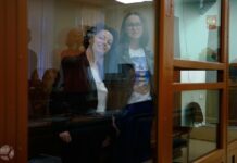 «Моя героиня не была примером для подражания»: в суде по делу режиссерки Евгении Беркович и драматурга Светланы Петрийчук допросили актрису, игравшую в их спектакле