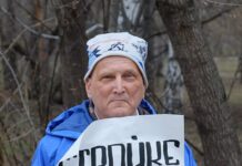 В Екатеринбурге задержали «Деда-пикета» (Вадима Панкратова) во время встречи мэра с эко-волонтерами