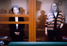 «Это предостережение для девчонок. Мы им расставляли звоночки, на что обратить внимание», — актриса, сыгравшая судью в пьесе «Финист Ясный Сокол»