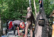 На Прохоровском кладбище в Петербурге ожидается официальное открытие памятника Евгению Пригожину
