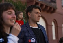 В немецком Карлсруэ прошла акция солидарности россиян, выступающих против путинского режима и войны в Украине