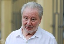 «Пьеса замечательная. Спектакль прекрасный». Советский и российский актер Вениамин Смехов выступил свидетелем защиты по «театральному делу» Беркович и Петрийчук