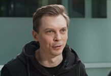 Солиста группы «Порнофильмы» оштрафовали за «дискредитацию армии РФ»