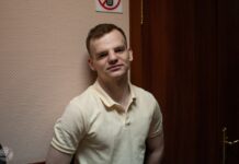 Адвокат Артема Кригера подтвердила, что журналиста подозревают по статье об участии в деятельности «экстремистского» ФБК. Сейчас Кригер находится на допросе в СК