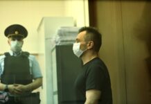 До 23 сентября продлили арест фигуранту дела экс-замглавы Минобороны Тимура Иванова, президенту компании «Олимпситистрой» Александру Фомину, передает наш корреспондент из зала суда