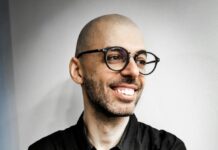 Композитор Дмитрий Курляндский отказался от «Золотой маски» в знак протеста против войны и репрессий