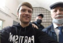 Задержанному сегодня депутату-«иноагенту» Павлу Иванову вменяют демонстрацию экстремистской символики