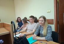 Политтехнологу Виталию Шушкевичу вызвали скорую в зал суда