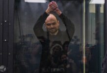 «Состояние здоровья Владимира Кара-Мурзы относительно стабильное». Адвоката политика пустили в тюремную больницу в Омске спустя неделю отказов