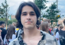 «Совершенно не важно как я выгляжу и есть ли у меня паспорт Израиля. В душе я русский», — сторонники певца Шамана о том, почему они вышли на митинг