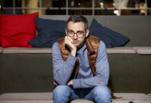 К 7,5 годам колонии заочно приговорили журналиста Дмитрия Колезева по статье о «фейках» об армии