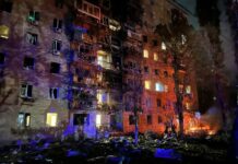 13 человек пострадали в результате падения ракеты на жилой дом в Курске, 2 из них находятся в тяжелом состоянии — губернатор Курской области