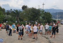 В Черногории разогнали митинг в память Навального и оштрафовали организаторов