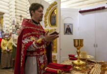 «Страшно подменить Христа жутким политическим идолопоклонством». Настоятеля храма в Челябинске запретили в служении за отказ читать молитву «о победе святой Руси»