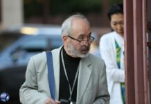 Суд продлил меру пресечения руководителю казахской общины. Его обвиняют в «фейках» об армии