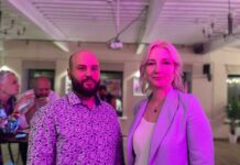 «Ночь Москвыборы». Как столичные кандидаты в депутаты и политические активисты отмечают последний день голосования